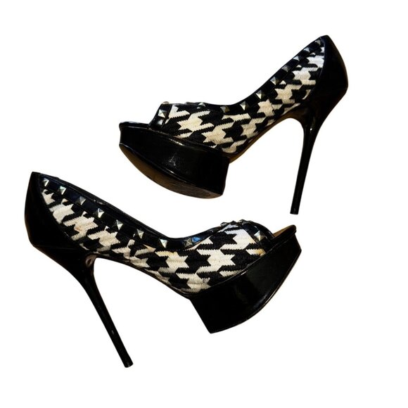 BEBE Black White Houndstooth Platform Peep Toe Pump Studded Size 10‎ Stilettos - Picture 1 of 10